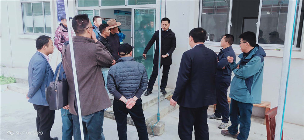 西南督查組在自治區(qū)、日喀則市、吉隆縣、吉隆鎮(zhèn)有關(guān)領(lǐng)導(dǎo)的陪同下對(duì)吉隆鎮(zhèn)污水處理廠檢查工作